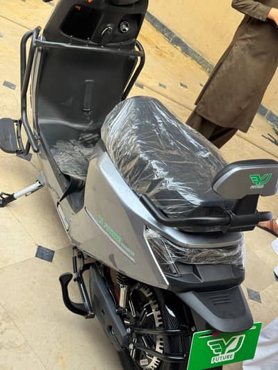 full new yj future crusie z9 1500 watt scooty