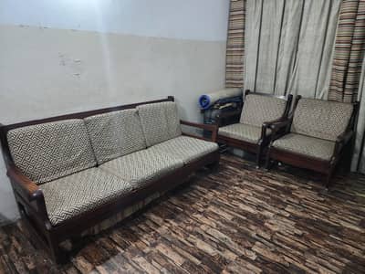 Good Condition 5 Seater Sofa Set