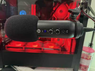Fantech MCX01 Leviosa USB Condenser Microphone – RGB Gaming/Streaming