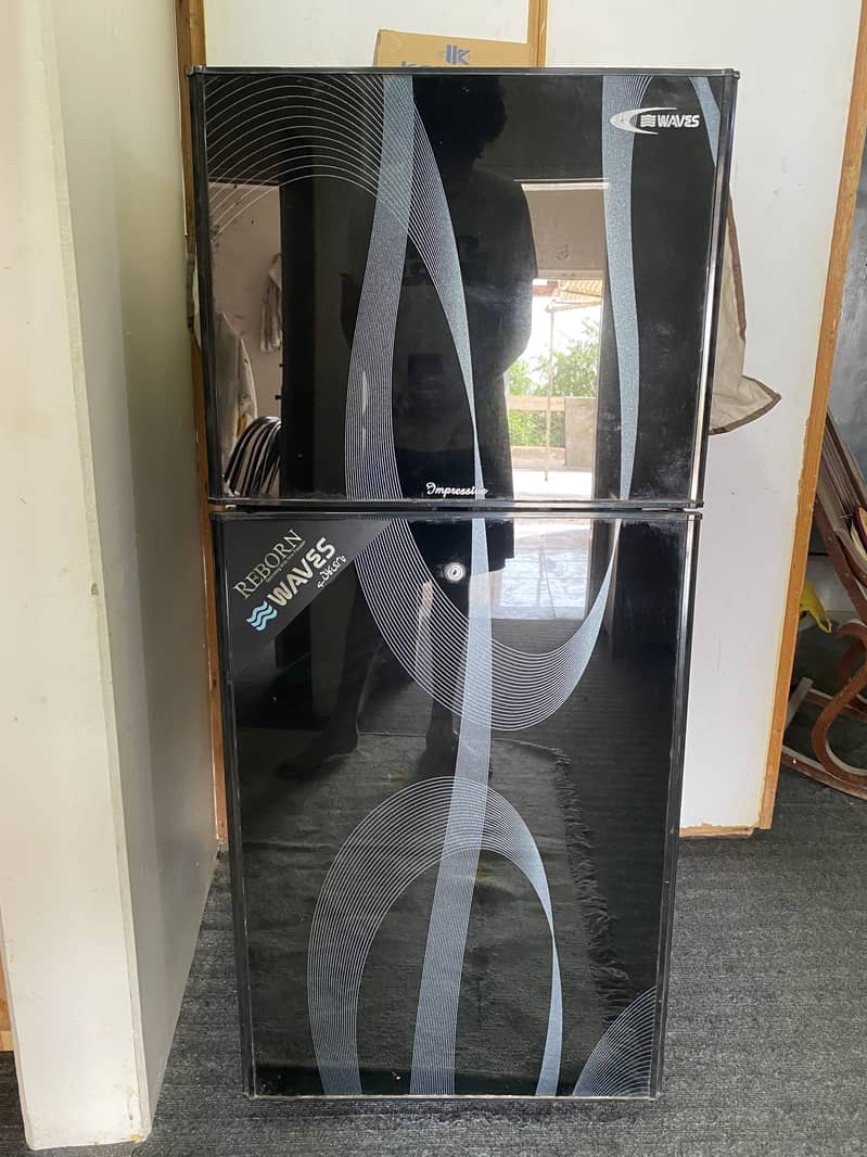 Waves fridge 0