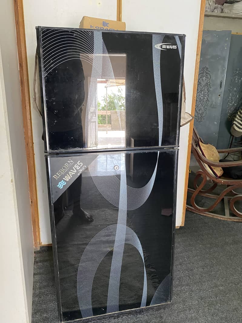 Waves fridge 1