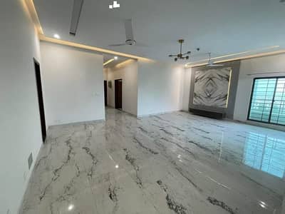 10 MARLA 3 BEDROOM NEW APARTMENT AVAILABLE FOR SALE