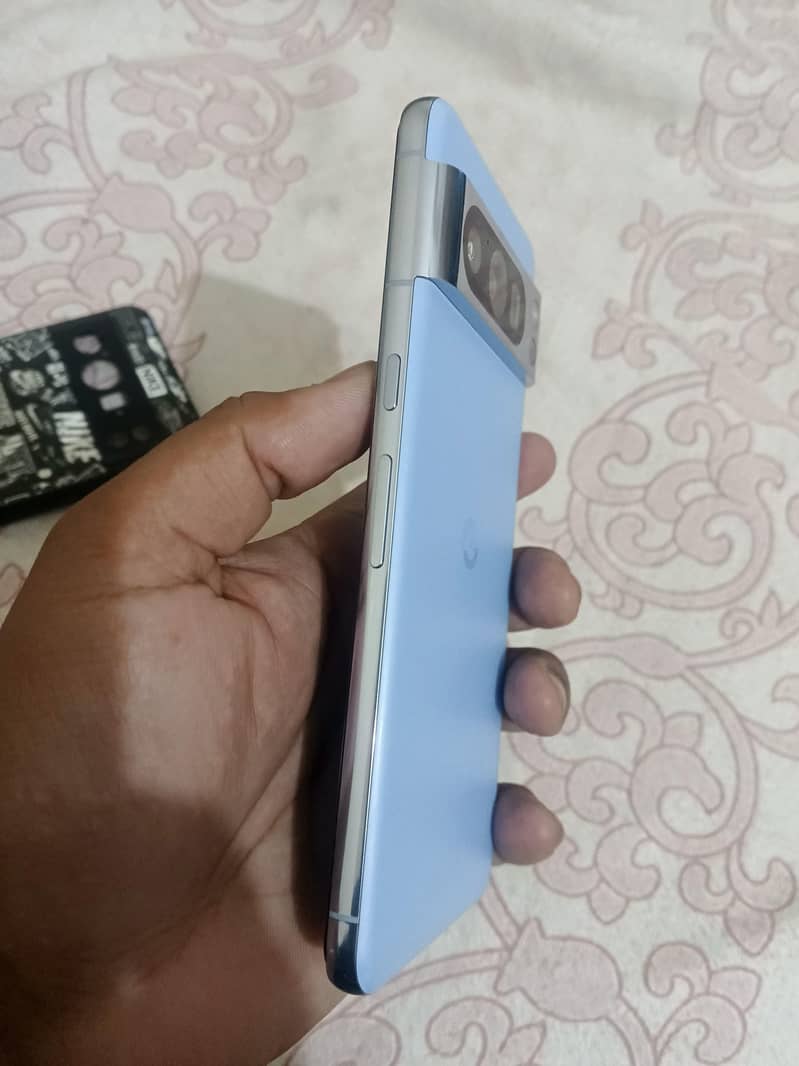Google Pixel 8 Pro 3
