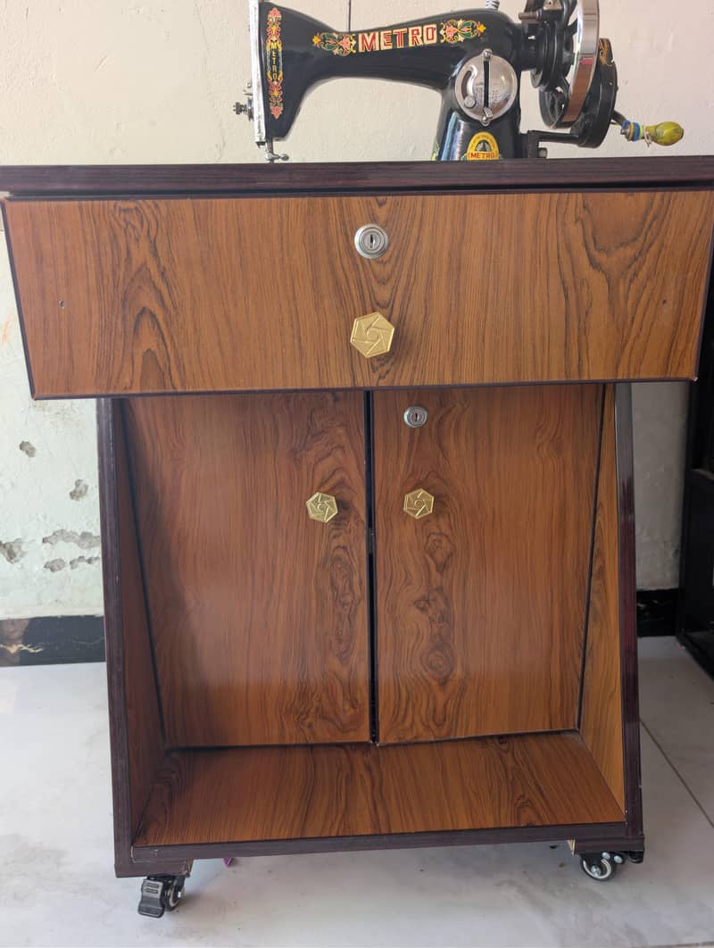 Sewing Machine Table 1