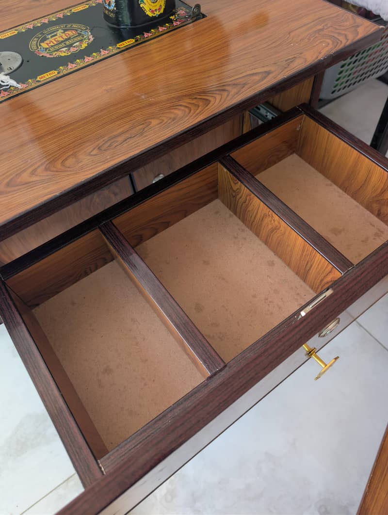 Sewing Machine Table 2