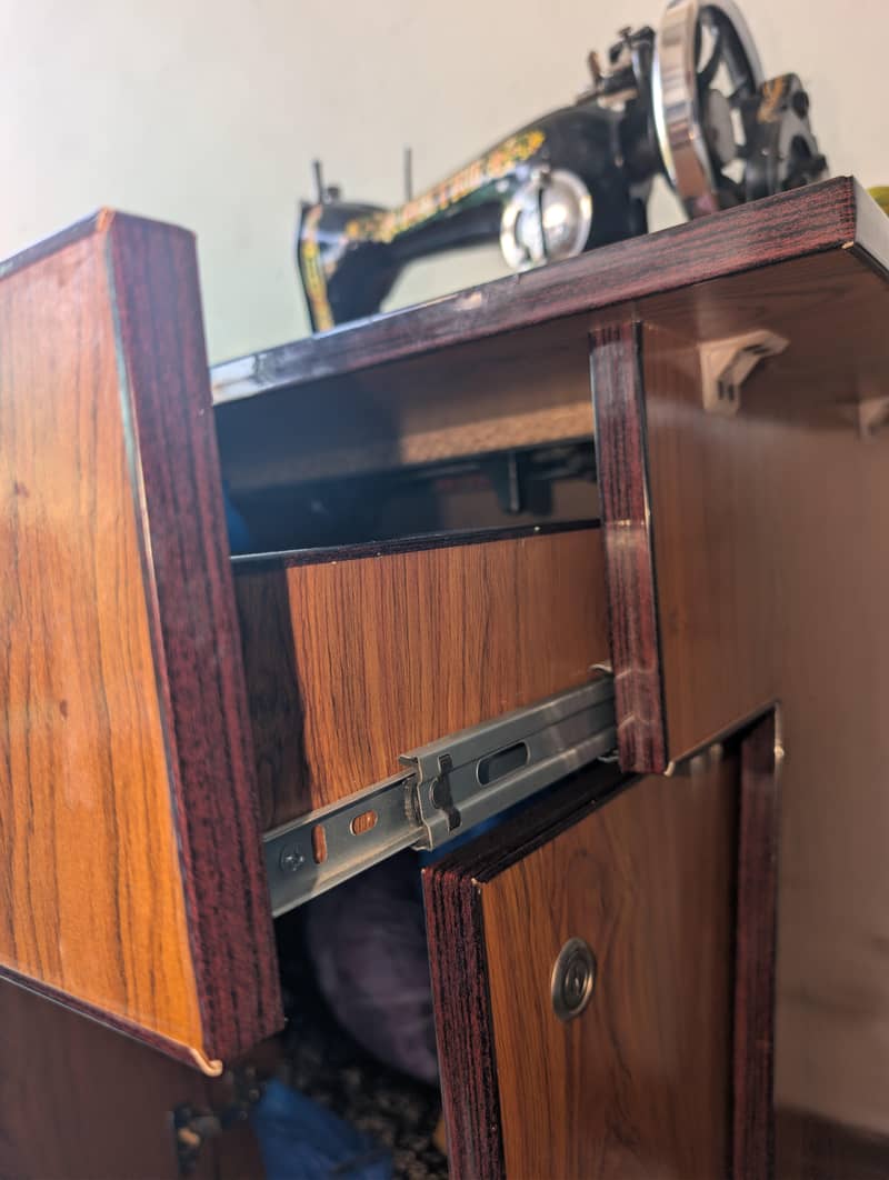 Sewing Machine Table 3