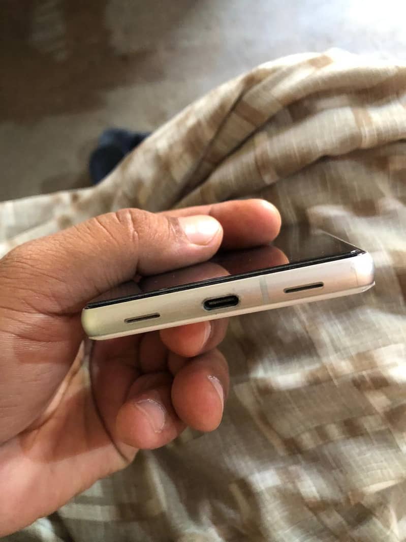 Google Pixel 7a 2