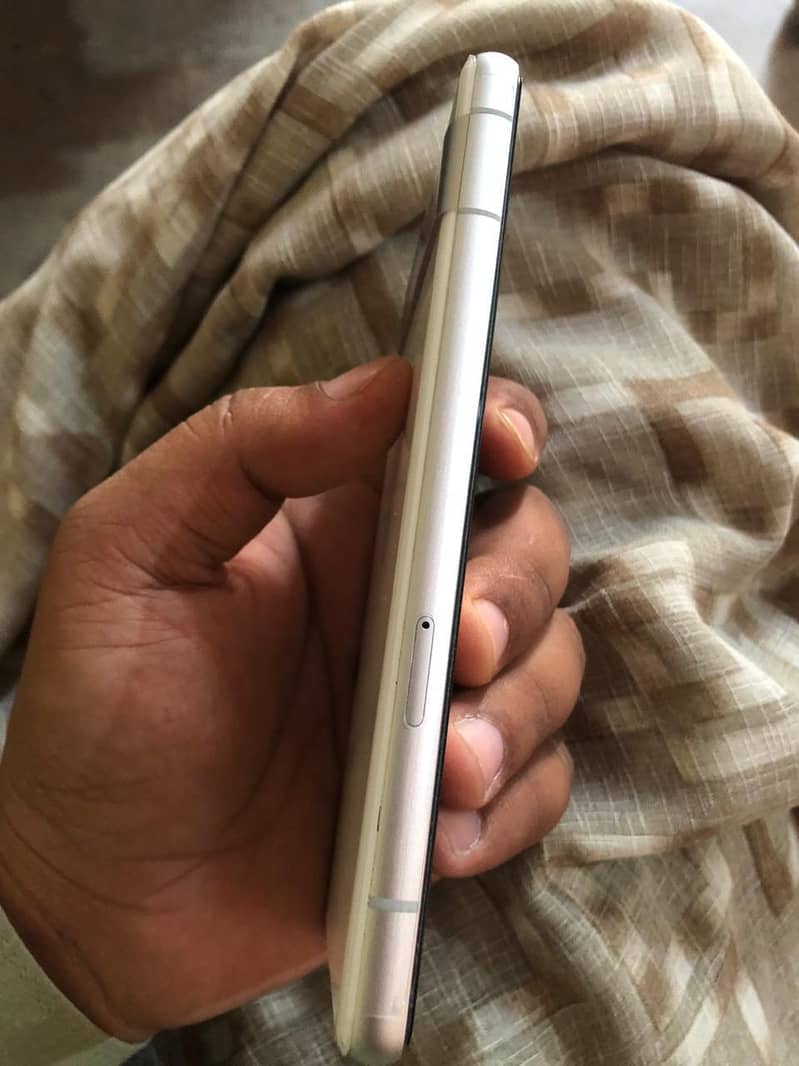Google Pixel 7a 4