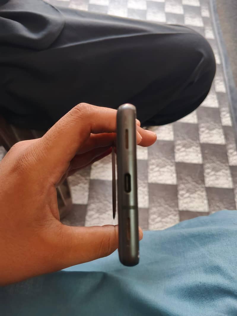 Google Pixel 7a 3