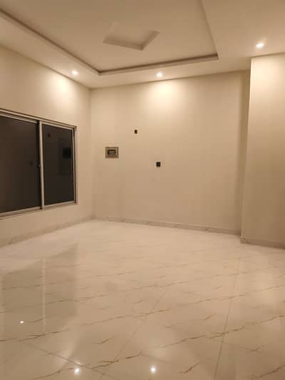 Reserve A Centrally Located Prime Location Flat Of 1450 Square Feet In Peshawar Road