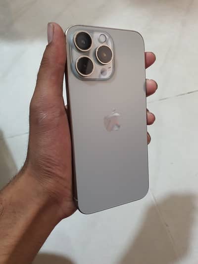 Apple iPhone 15 Pro Max 256 gb.                   12 13 14 16