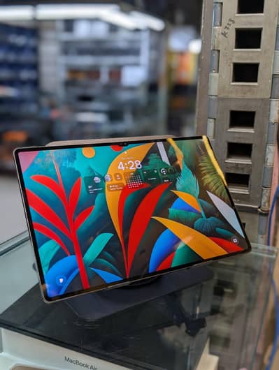 Samsung Tab S8 ULTRA 14.3 4K DYNAMIC AMOLED DISPLAY