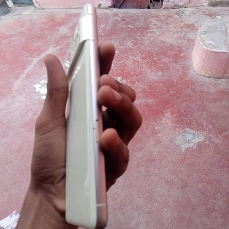 Google Pixel 7 3