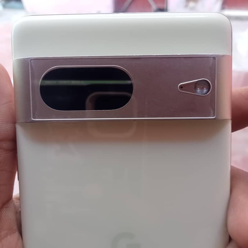 Google Pixel 7 4