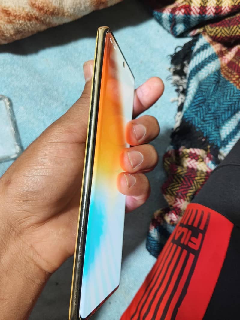 Infinix Note 40 Pro 4