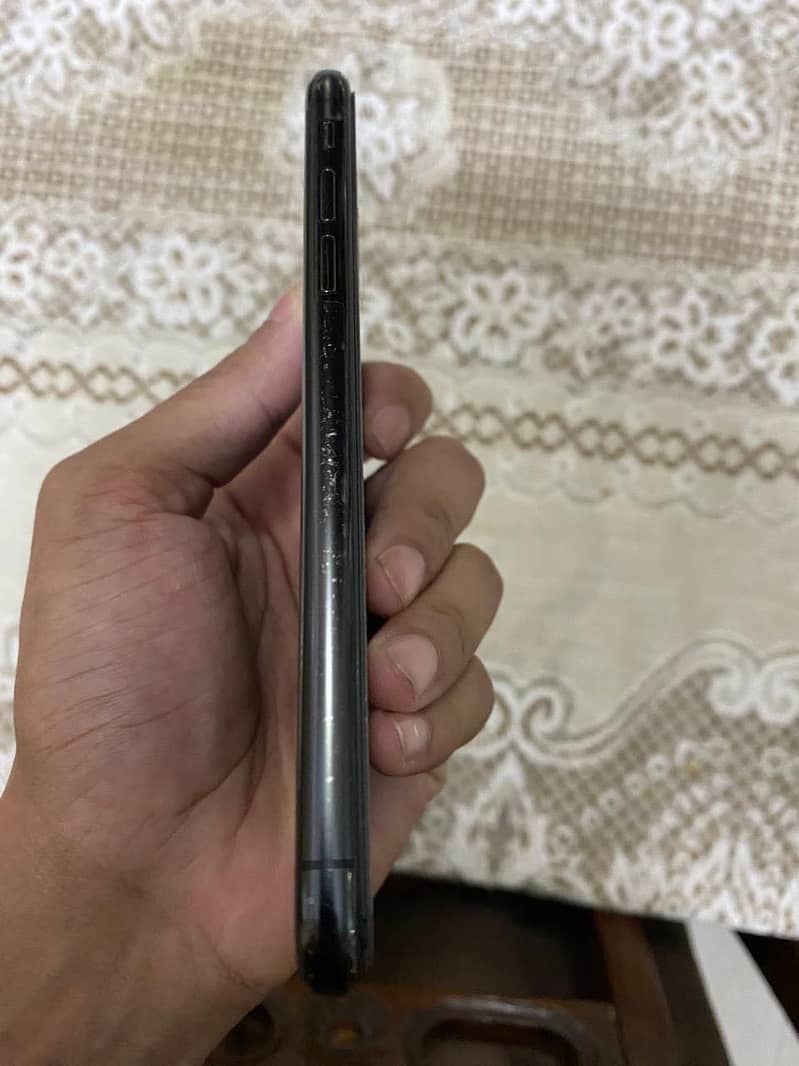 Apple iPhone X 3
