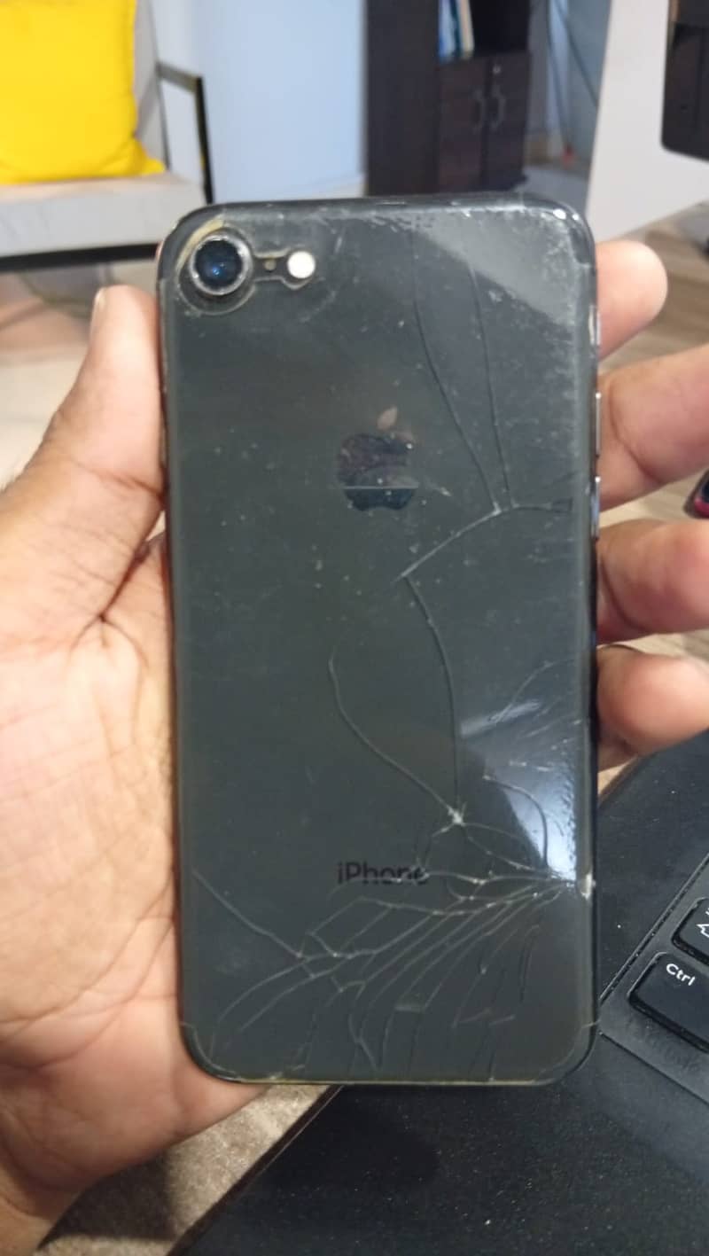 Apple iPhone 8 1