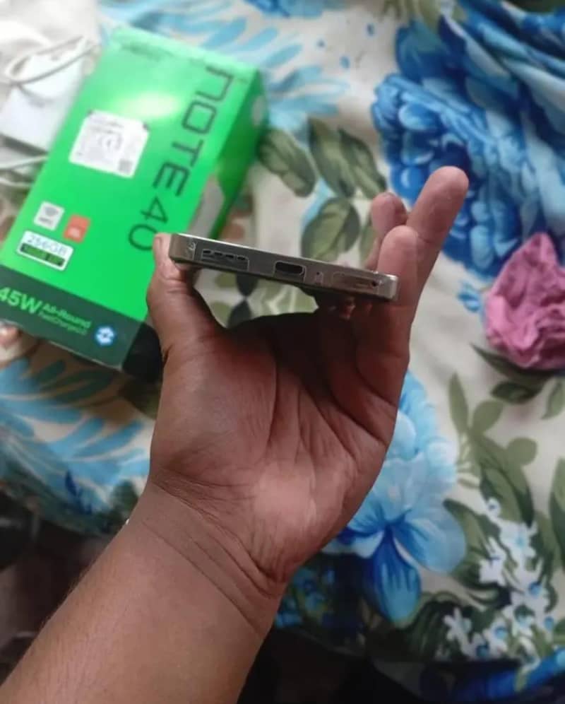 Infinix Note 40 4