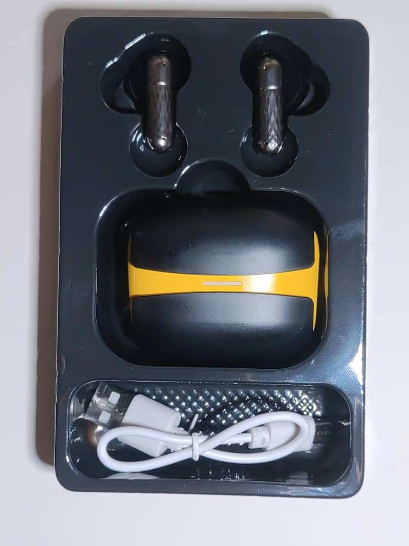 Bumble Bee Earbuds 1