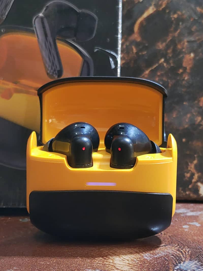 Bumble Bee Earbuds 6
