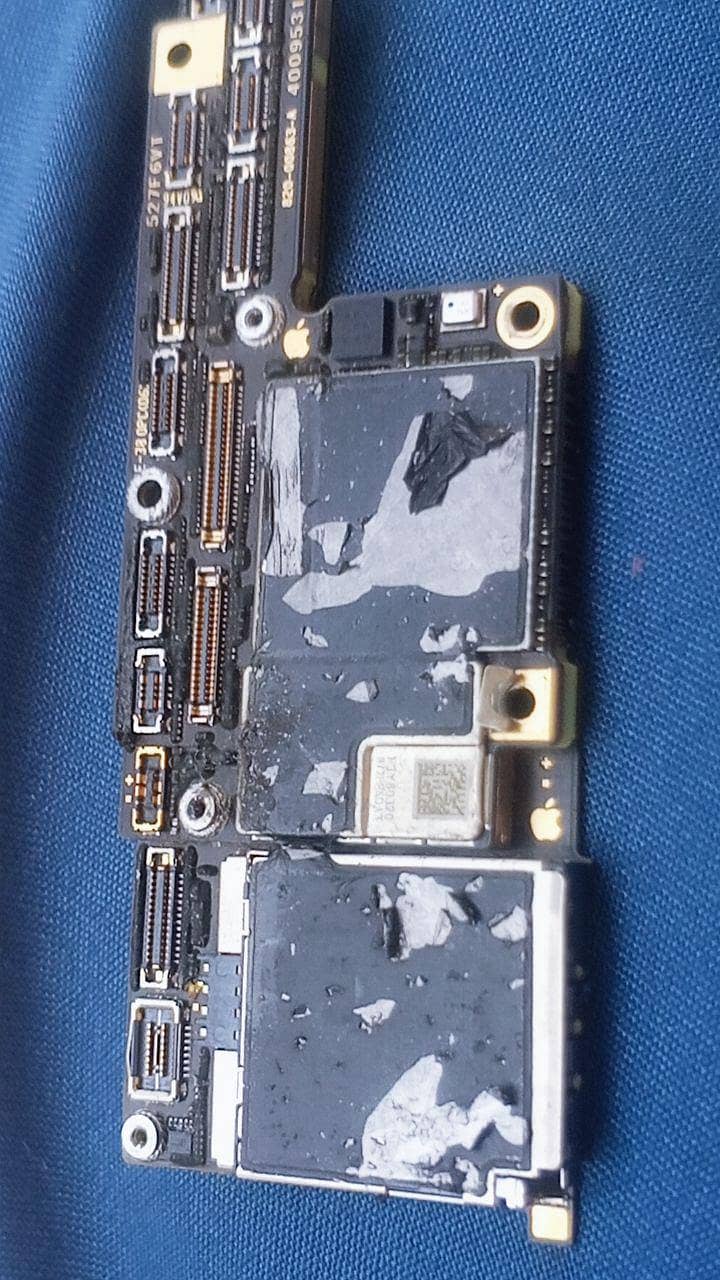 Apple iPhone X 3