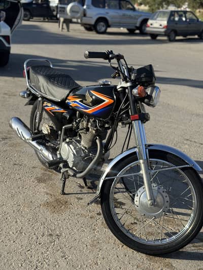 Honda cg 125 2018 in lush condition
