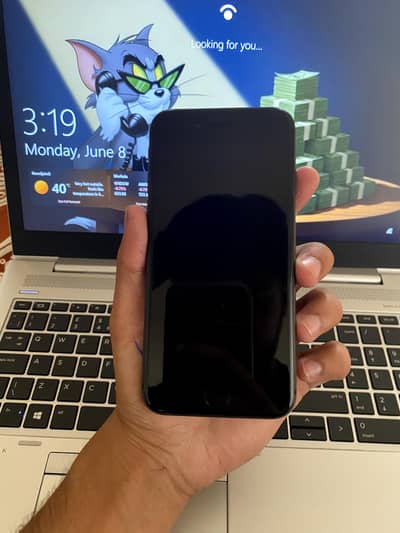Iphone 8 Excellent condition