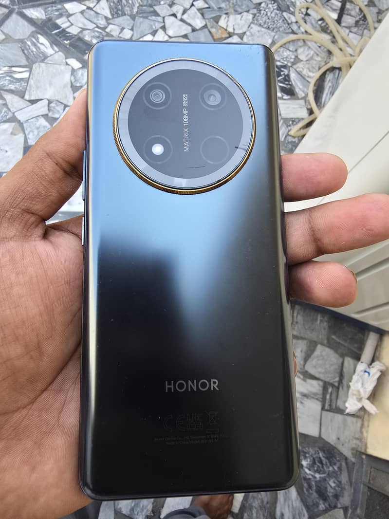 Honor Magic7 Lite 1