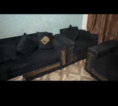 Used condition hai jo interested hai wo he contact karya