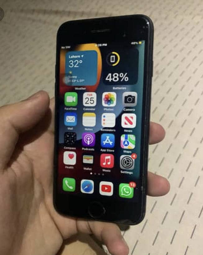 Apple iPhone 7 0