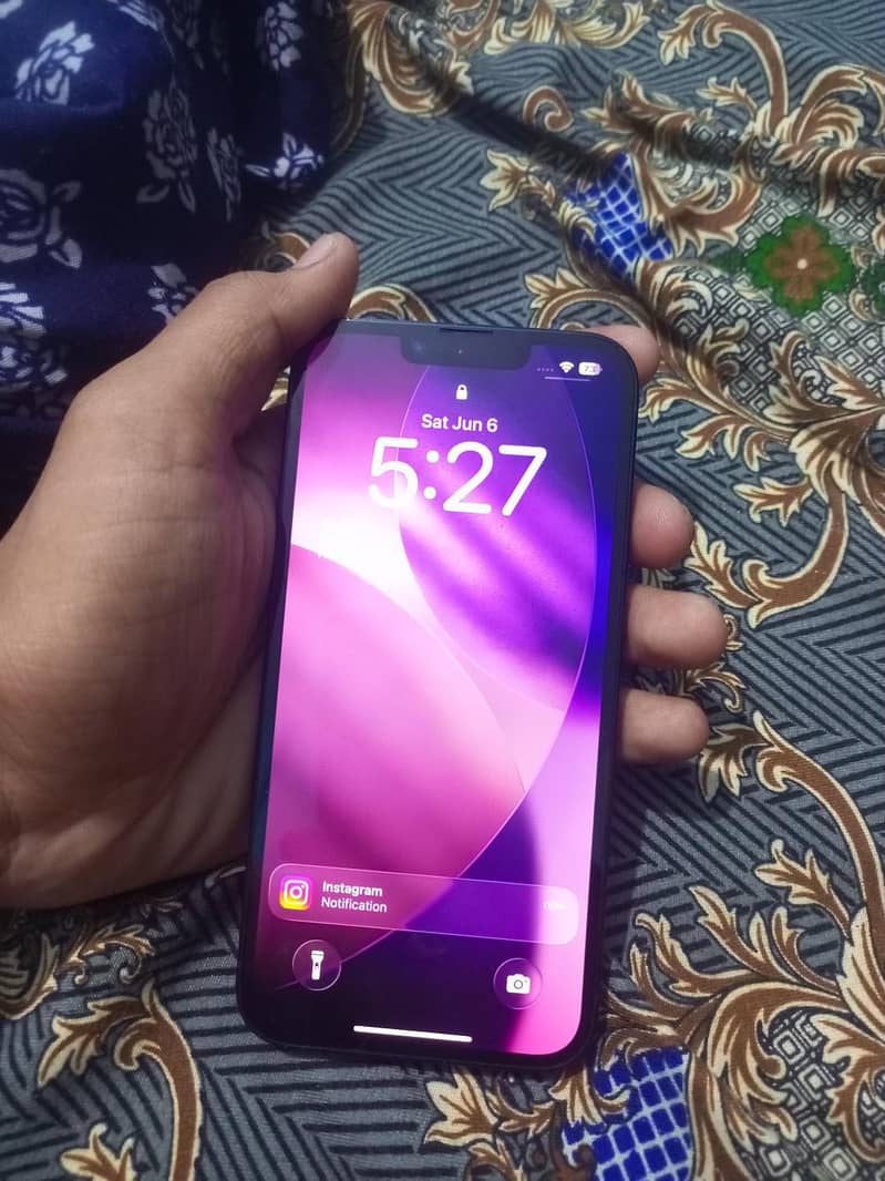 Apple iPhone 13 4