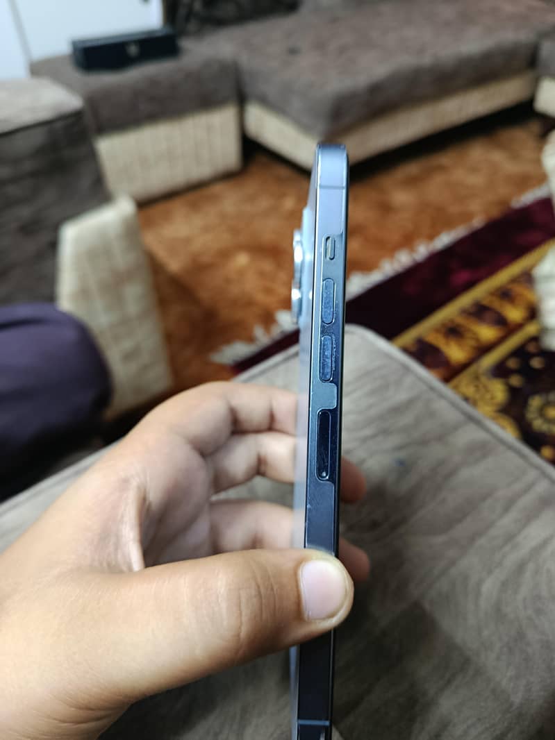 iPhone 13 Pro Max. 5