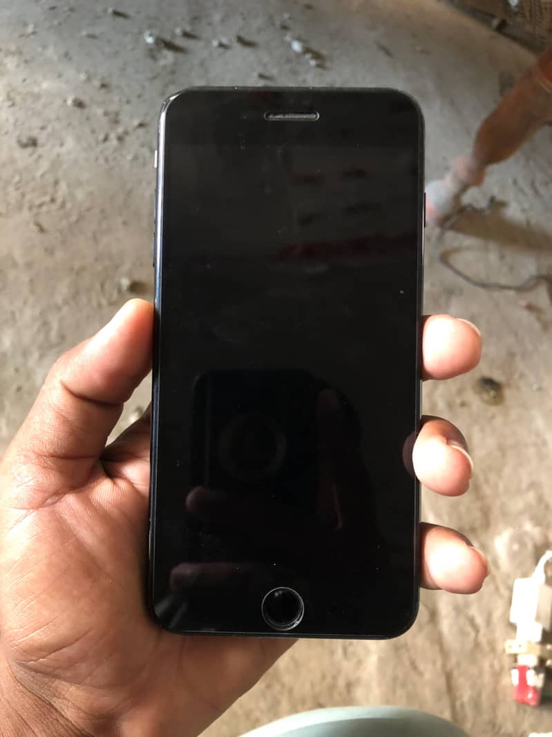 Apple iPhone 7+ 1