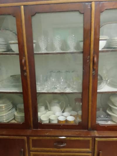 crockery showcase