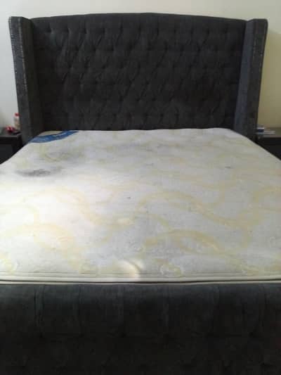 luxurious double bed for sale & good condition