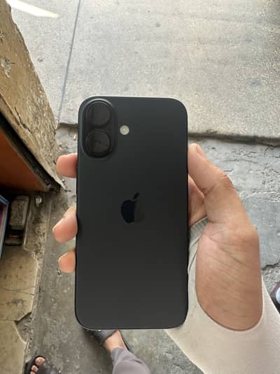 Apple iPhone 16