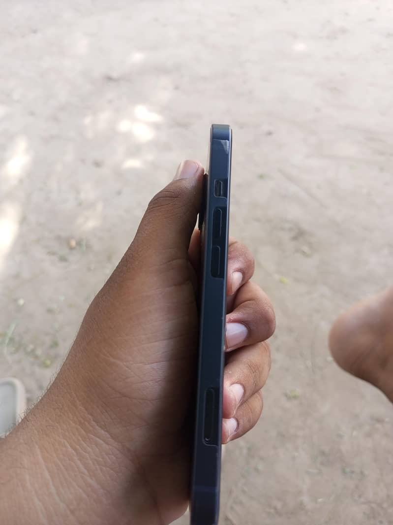 Apple iPhone 13 3