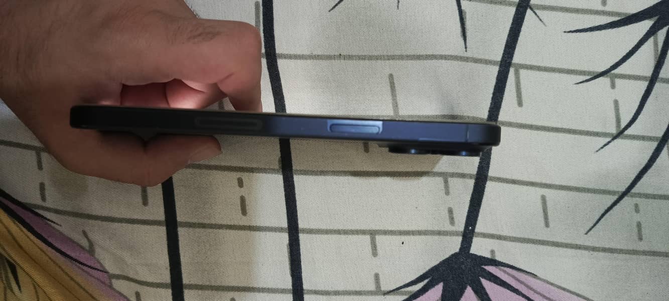 Apple iPhone 15 plus 7