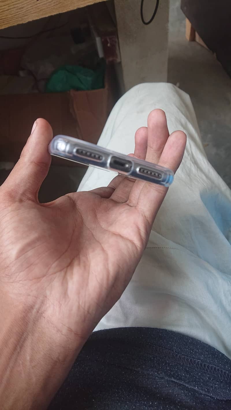 Apple iPhone 8 0
