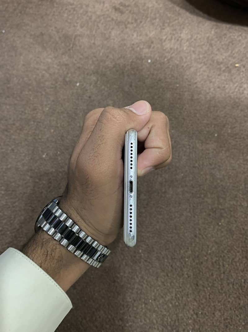 Apple iPhone 7 Plus 1