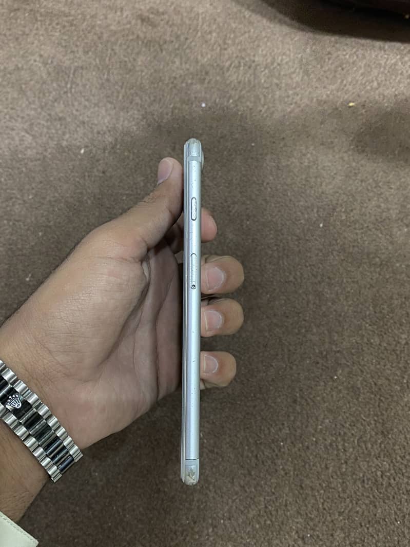 Apple iPhone 7 Plus 5
