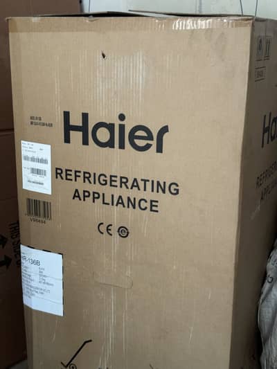 Haier (HR-136B)