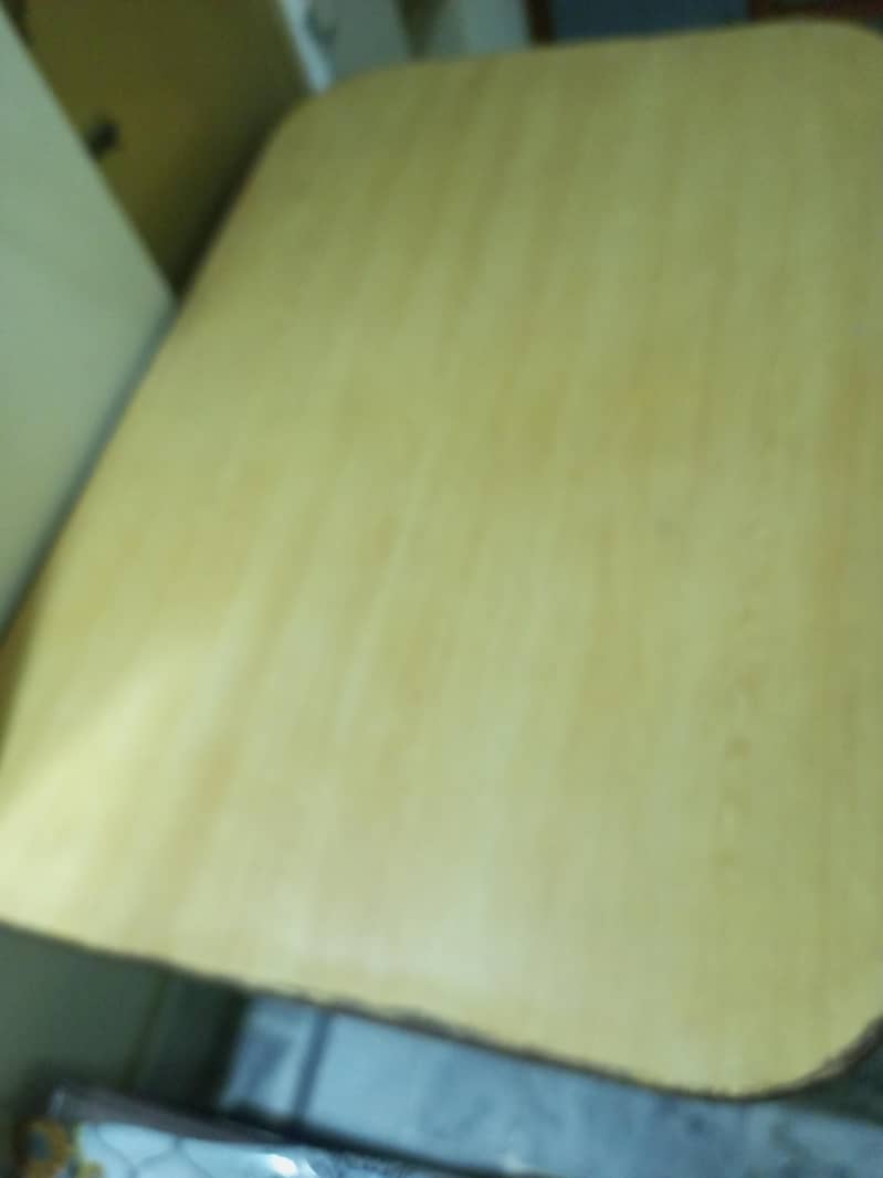 dining Table 0