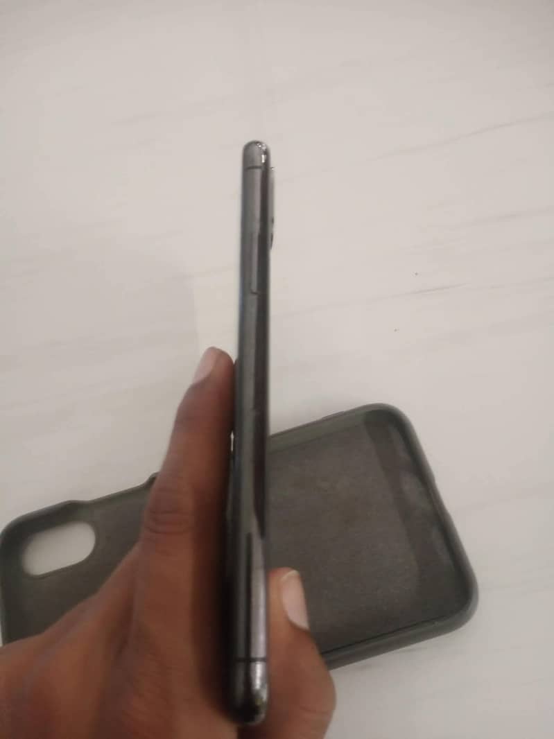 Apple iPhone X 5