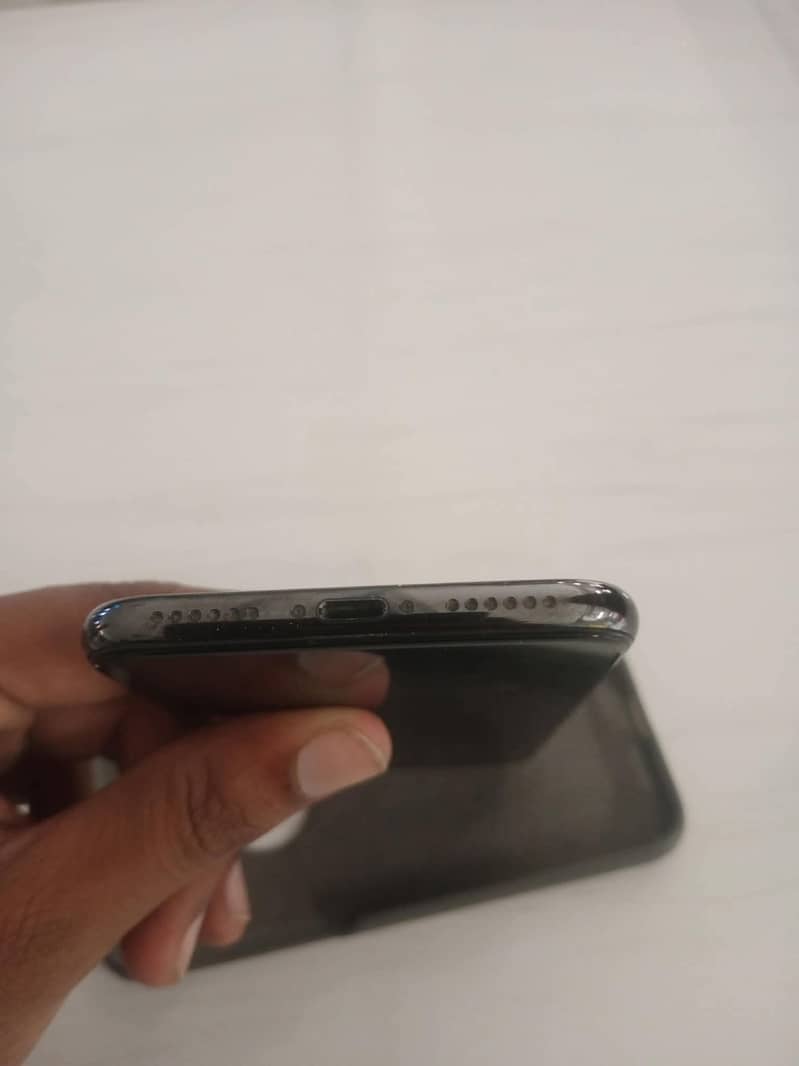 Apple iPhone X 6
