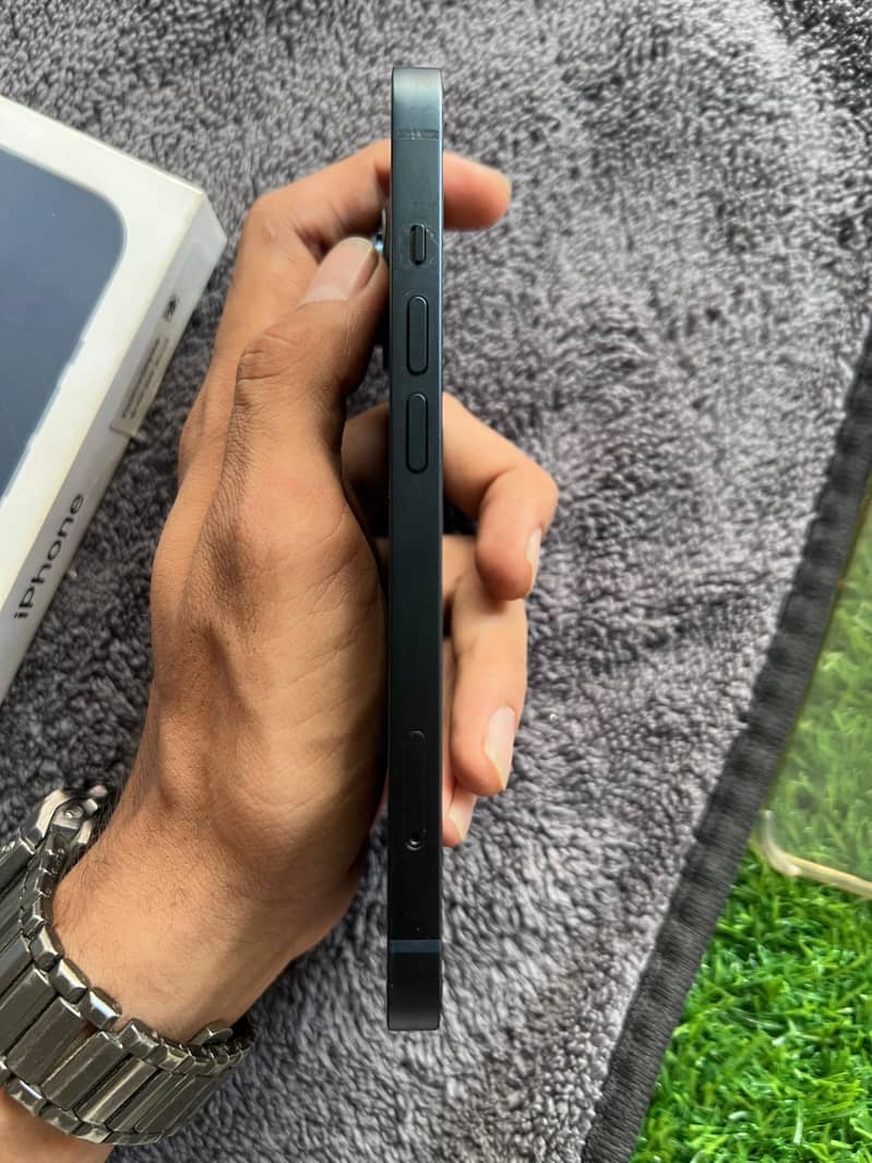 Apple iPhone 13 3