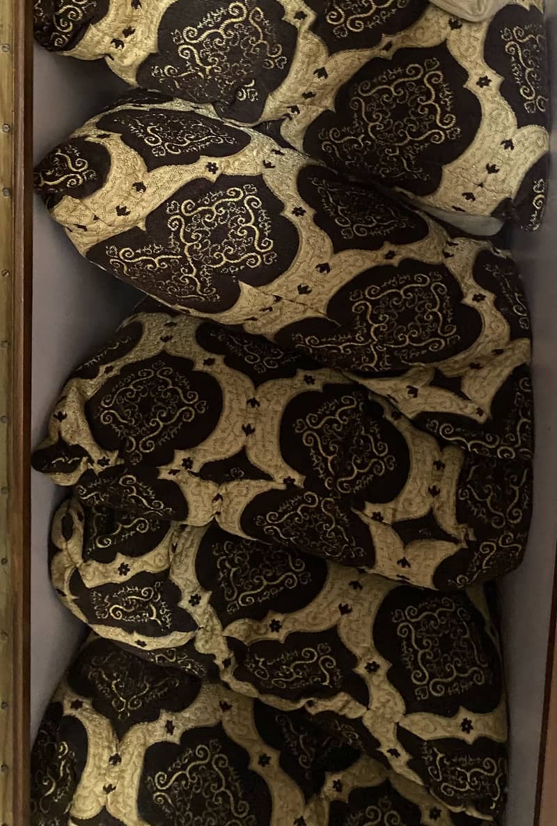 Cushions 0