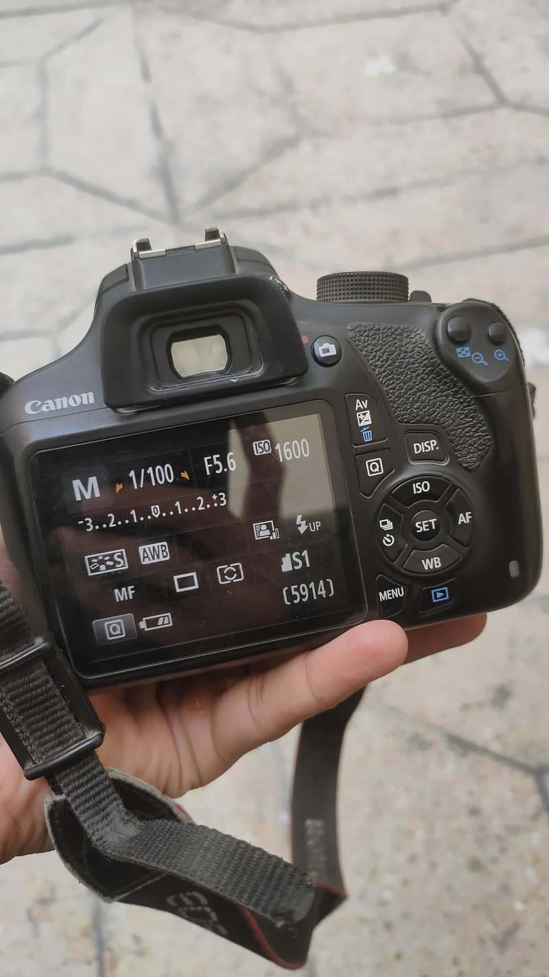 1200D camera 0