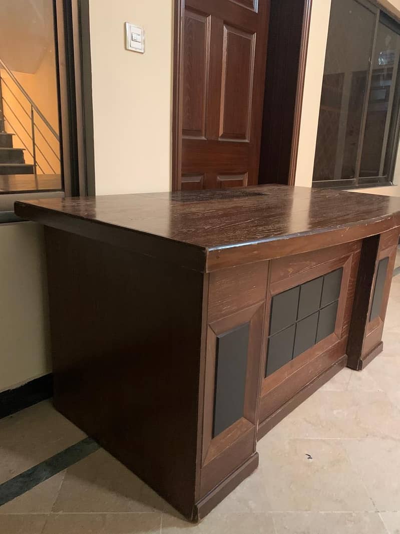 Office Table 0