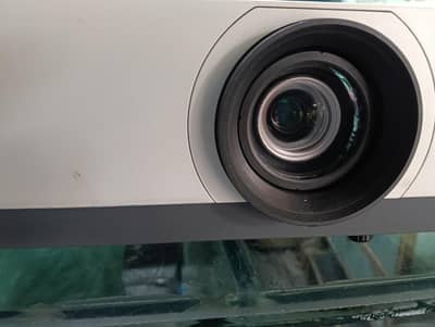 Sony VPL-EX575 Projector | 4200 Lumens | HDMI | XGA | Excellent condi